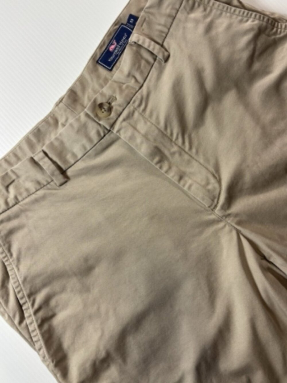 Vineyard Vines Men's Breaker Chino Shorts Sz 33 W/9” Inseam Khaki Preppy Casual